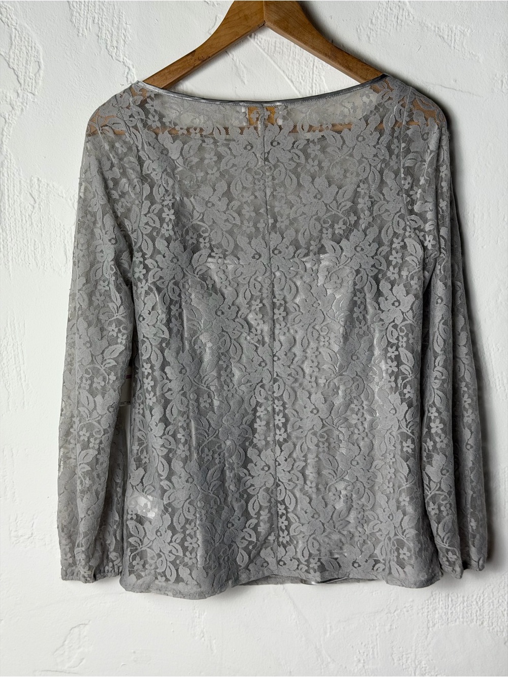 Laundry By Shelli Segal Gray Lace  Feminine Blouse with Underlined Camisole- 6 - Picture 3 of 15